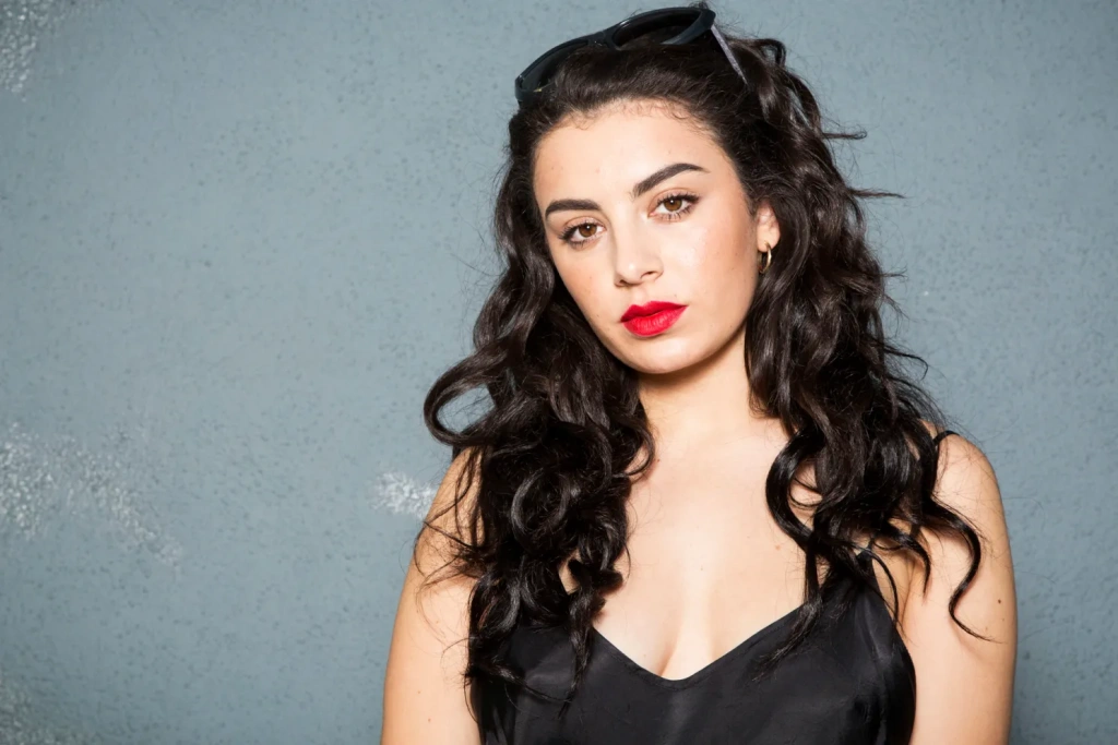 Charli XCX Height