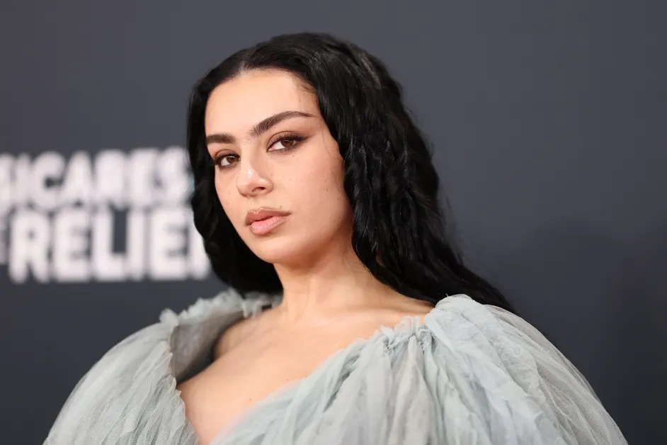 Charli XCX Height