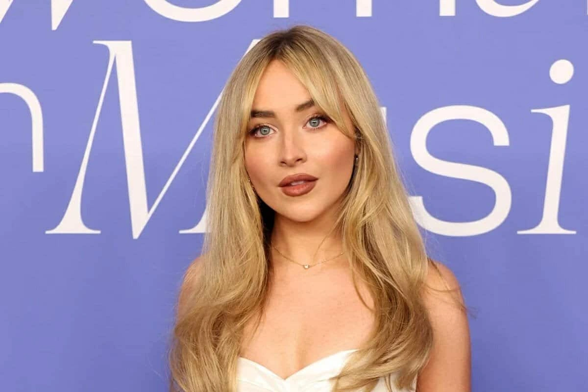 Sabrina Carpenter Height
