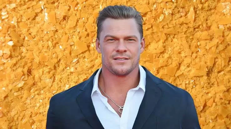 Alan Ritchson Height